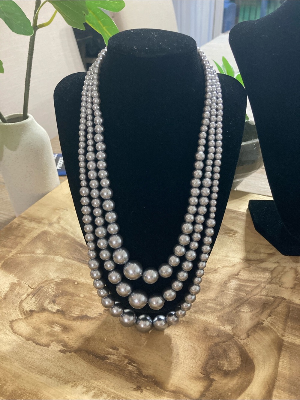 Vintage estate collection silver toned three strand pearl necklace